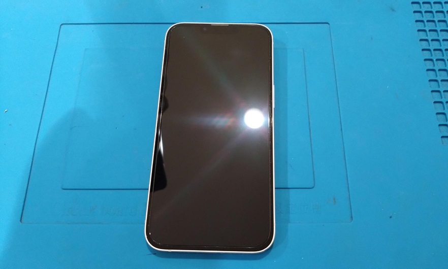 バッテリーの減りが早いiPhone13（アイフォン）のバッテリー交換承りました！！